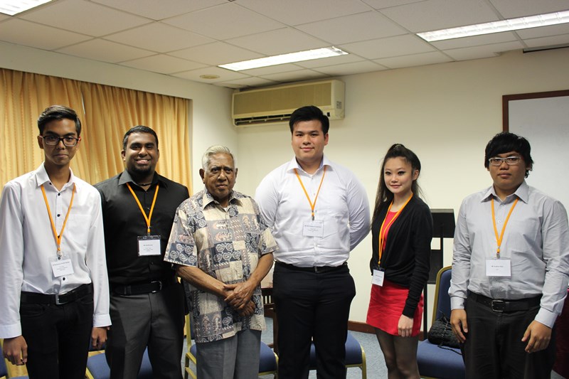 Former president of Singapore S R Nathan (third from left) with recipients of scholarships from the S R Nathan Education Upliftment Fund, administered by the Community Foundation of Singapore. Photo by the Eurasian Association, Singapore.