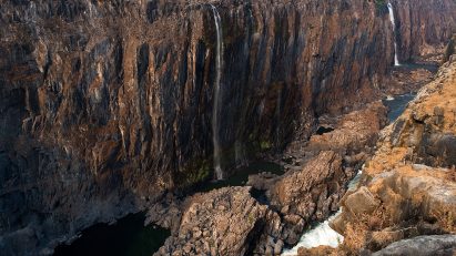 Victoria Falls runs dry